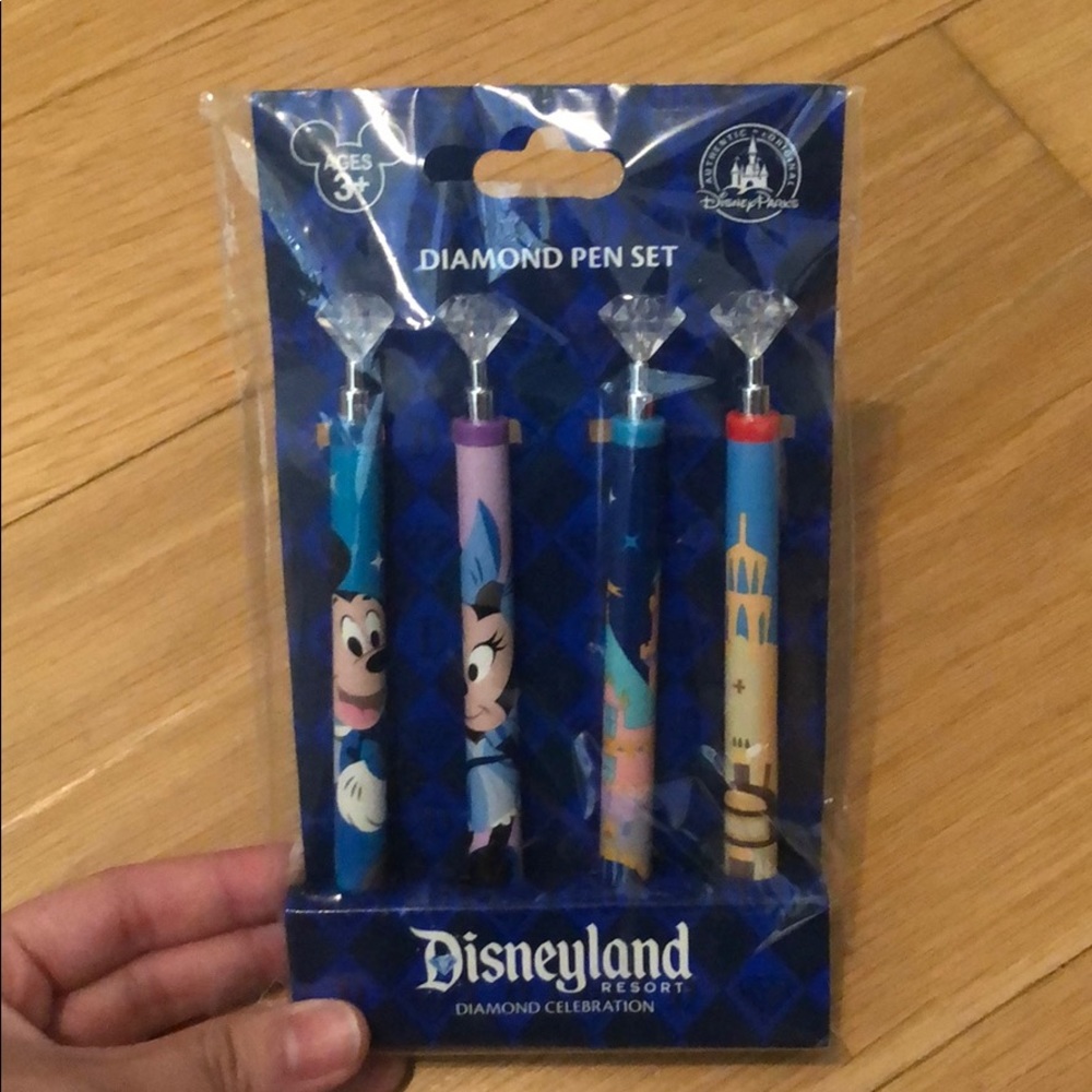 Disney diamond pen set.